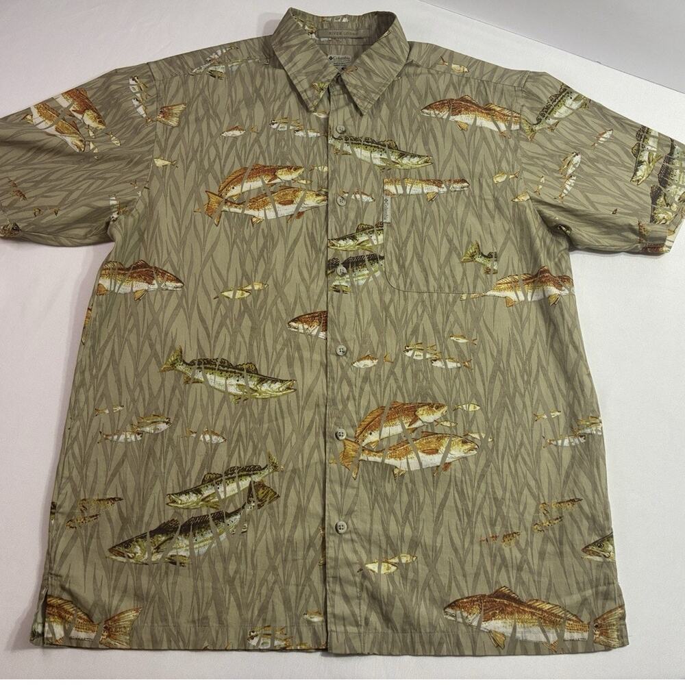 Columbia River Lodge Fish Print Button Up Shirt Men's M Short Sleeve Outdoors